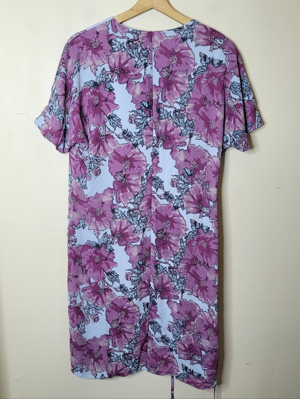 Aritzia Babaton Wallace Dress Floral Wrap Mini Size M - Picture 6 of 10